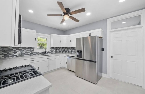 West Pullman House | Newly Revamped Home - For privacy lovers