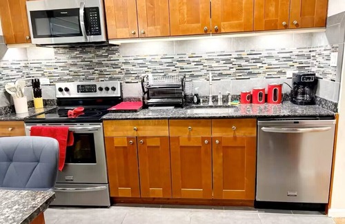 Hicksville House | Newly Stunningly Updated 4-bedroom house in lovely Hicksville with WiFi, AC.