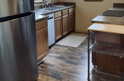 Westside House | Newly Update 2 Bedroom Townhouse