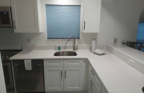 Caloosahatchee Condo | Newly updated 2/25 2-bedroom 2 bath condo with 3 steps to the Pool in Cape Coral