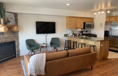 Eden Condo | Newly updated 2 bedroom/bath condo close to 3 ski areas