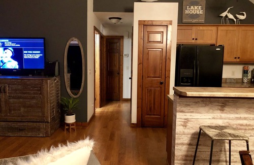 Arnolds Park House | Newly updated(2021)Vacation Home @ Bridges Bay Resort located on the pond