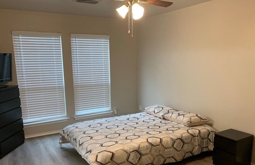 Historic Garderns House | Newly Updated 3 Bedroom Home in Downtown San Antonio