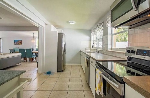 Rock Ridge House | Newly updated 3 bedroom/2 bath home 2.5 miles away from the beach!