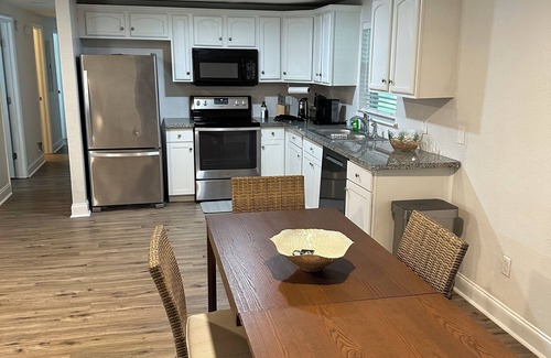 Northside House | Newly Updated 4-bedroom House Close to Jax Airport and Downtown Jacksonville