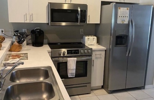 Naples Condo | Newly updated beautiful condo in Naples Florida on Golf Course Beach nearby