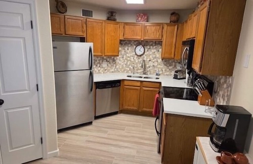 Tucson Condo | Newly updated comfort in the desert foothills. Perfect hiking area.