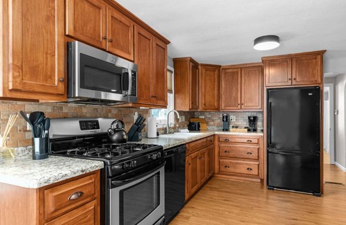Green Bay House | Newly Updated!DiscountMonthlyStays/PetsWelcome!