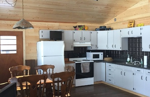 Siren Cabin | Newly Updated Lake Front Cabin in Siren