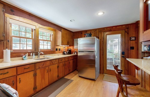 Mashpee Cottage | Newly updated lakefront cottage with screened porch, large yard & kayaks