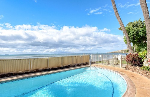 Maalaea Condo | Newly Updated Oceanfront Corner-Condo with Private Patio, Shared Pool & Grill
