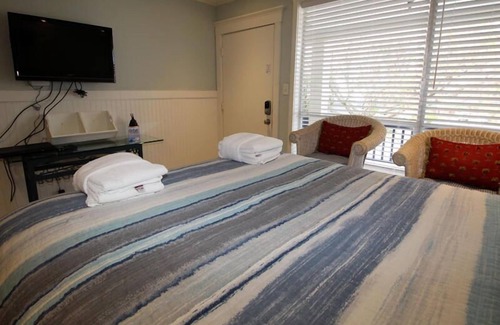 Saint Helena Island Resort | Newly Updated Poolside Studio Steps from Beach, Sandbar, & Tennis