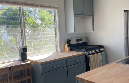 Historic Kailua Village Condo | Newly Updated - Stunning Downtown Kona Getaway With Ocean Views