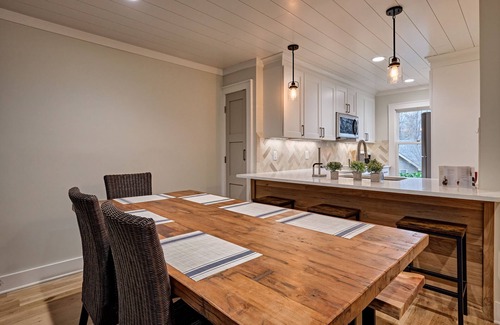 Sapphire House | Newly Updated Unit in Chestnut Ridge! - Oakstone