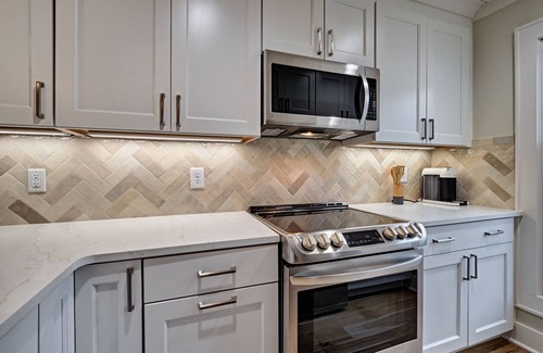 Sapphire House | Newly Updated Unit in Chestnut Ridge! - Oakstone