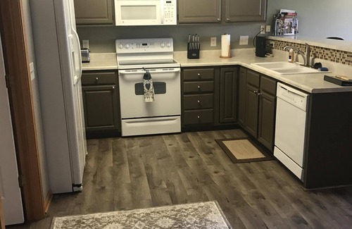 Highlands House | Newly Updated Vacation/Executive Home-Minutes To Downtown