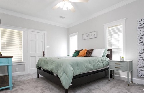 McKinney House | Newly upgraded, cozy home 2BR + 2Bath, very quiet neighborhood - Full Furnished