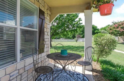 McKinney House | Newly upgraded, cozy home 2BR + 2Bath, very quiet neighborhood - Full Furnished