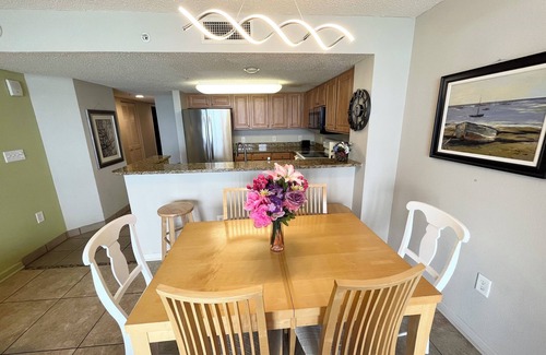 Myrtle Beach Condo | Newly Upgraded Direct Oceanfront 2-br Condo on Top Floor in Broadwalk, Downtown