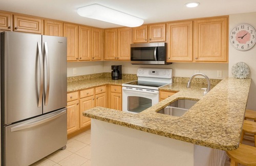 Myrtle Beach Condo | Newly Upgraded Direct Oceanfront 2-br Condo on Top Floor in Broadwalk, Downtown