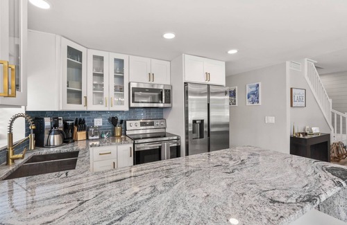 Millersport House | !Newly Upgraded! Hot Tub-Game Room-Dock-Fire Pits