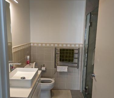 Auckland House | Newmarket Homestay - Twin Room