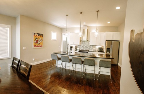 Berry Hill House | ✅NewMatresses ✅PetFriendly ✅Washer/Dryer ✅FastWiFi ✅BigKitchen