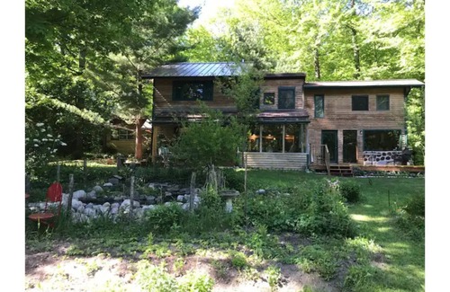 Bear Lake House | Newmoon Lodge 5 Star Reviews! Retreat near Arcadia, Crystal Mtn. Fall bookings!