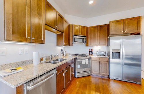 Kimball Junction Condo | Newpark Terrace Gem w/Private Hot Tub & Mountain Views - Walk to Dining