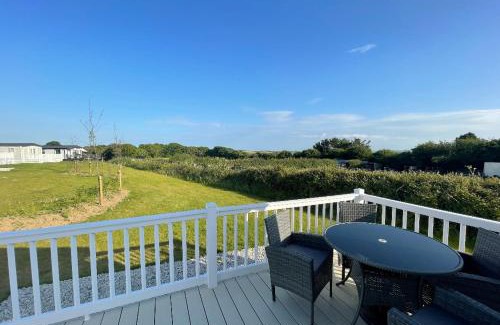 Truro Resort | Newperran 102 - 2 Bedroom Country & Valley View Caravan