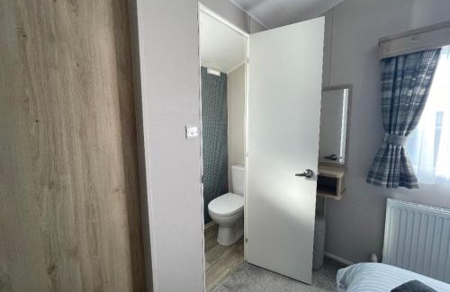 Truro Resort | Newperran 102 - 2 Bedroom Country & Valley View Caravan