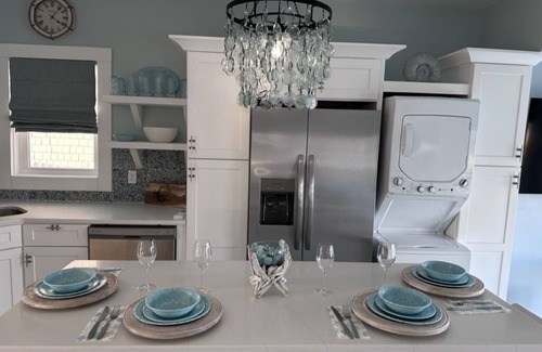 Portsmouth House | Newport, Coastal Retreat! Boat Dock , jet srental & private chef available.