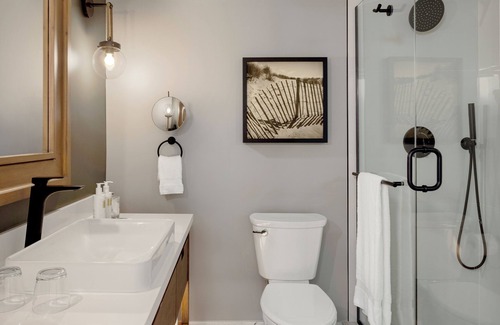 Goat Island Hotel | Newport Harbor Island Resort