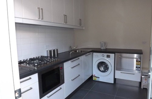 Newport House | Newport Leadlight Haven - 2 Bed, 2 Bath