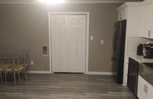 Newport News Apartment | Newport News Captain's Cabin
