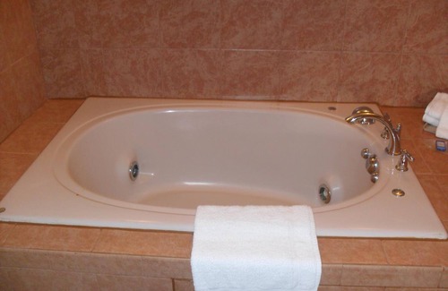 North Newport News Hotel | Newport News Inn