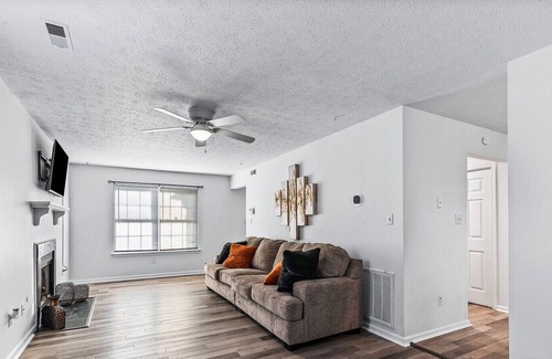 North Newport News House | Newport News Williamsburg Home Deck & Fireplace!