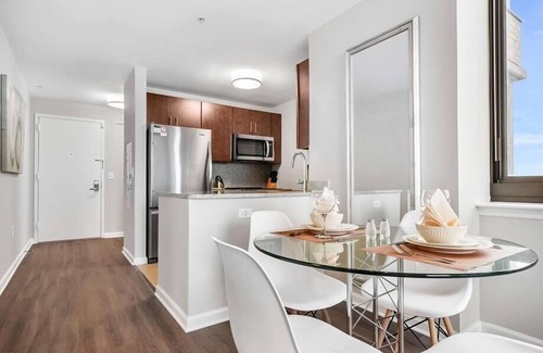 Hudson Exchange Apartment | Newport PATH 2 BR | Club room with billiards