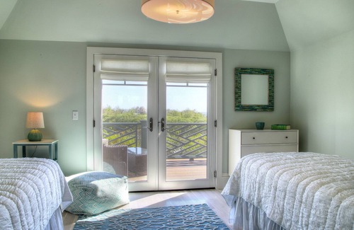 Portsmouth House | Newport/Portsmouth Summer Oasis