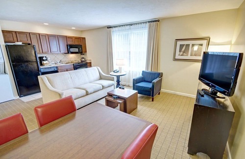 Newport Condo | Newport, Wyndham Long Wharf Resort luxurious 2 bedroom condo!