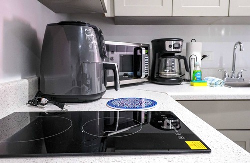 Orlando Apartment | *NewRenovatedAPT*KINGbed*PetsOk+Priv Entry