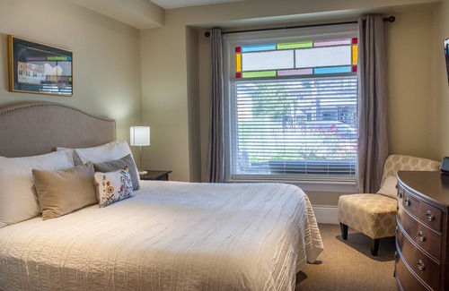 Wellington House | Newsroom Suites