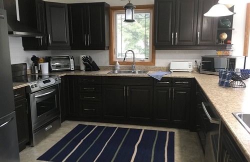 Bracebridge Cottage | Newtago Rose Year Round Rental - Bracebridge
