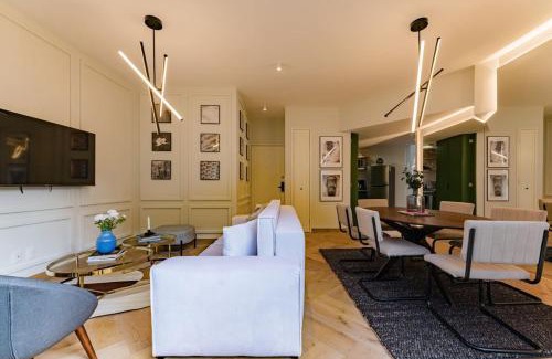 Polanco Apartment | Newton Chic Condo Stylish and Cozy