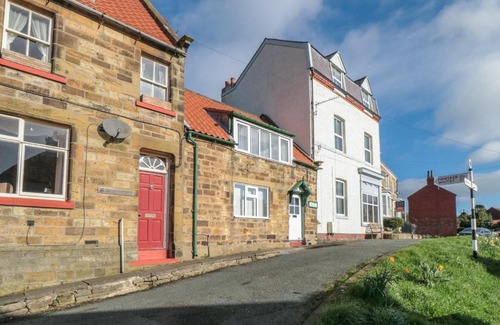 Fylingthorpe House | Newton Cottage