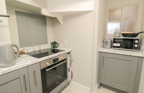 Fylingthorpe House | NEWTON COTTAGE, pet friendly, country holiday cottage in Fylingthorpe