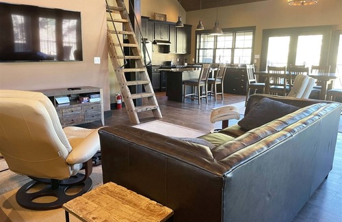 Hill City House | Newton Hideaway | 4 Bed, 3 Bath