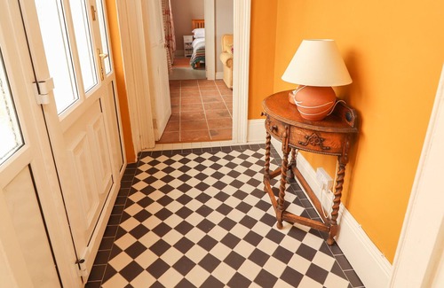 Banna House | NEWTOWN EAST, family friendly, with open fire in Kilkee, County Clare