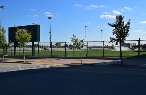 Ashwaubenon House | Next Door To Lambeau Field/Sleeps 10+