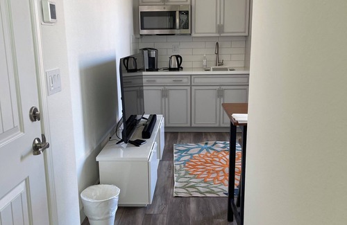 Roseville Apartment | Next gen Furnished place in Roseville one bath, 1 bed